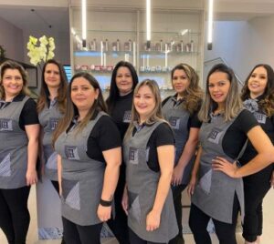 Funcionárias do IáIá vestindo Refosco Uniformes