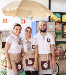 3 funcionários do Ateliê de Doces vestindo Refosco Uniformes